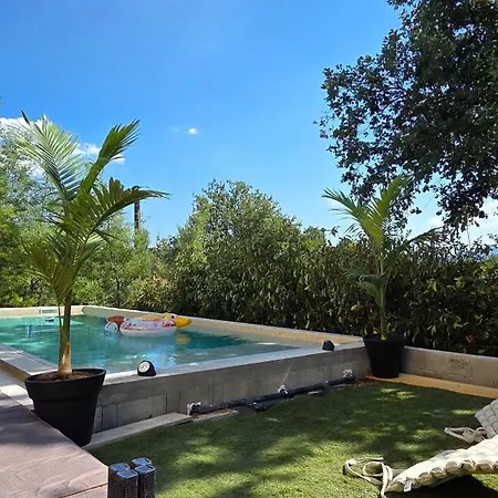 Belle Piscine, Grande Avec Douche 15 Minutes De Perpignan Et De L Espagne * Passa